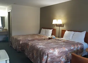 Travelers Inn & Suites hotel thumbnail 5