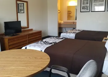 Travelers Inn & Suites hotel thumbnail 6