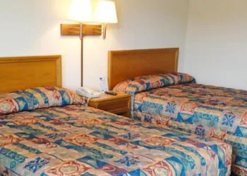 Travelers Inn & Suites hotel thumbnail 7
