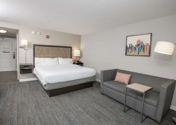 Hampton Inn & Suites Cincinnati / Kenwood hotel thumbnail 4