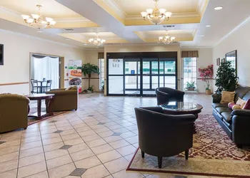 Quality Inn & Suites Glen Rose hotel thumbnail 5