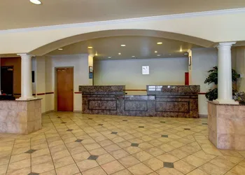 Quality Inn & Suites Glen Rose hotel thumbnail 8
