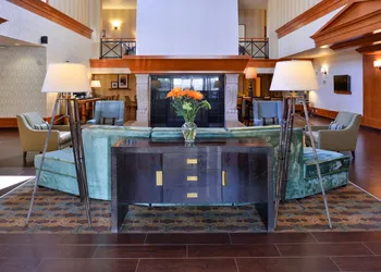 Hampton Inn & Suites By Hilton Calgary- University Northwest hotel thumbnail 2