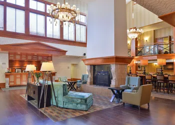 Hampton Inn & Suites By Hilton Calgary- University Northwest hotel thumbnail 8
