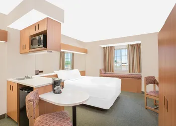 Microtel Inn & Suites by Wyndham Colfax/Newton hotel thumbnail 5