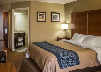 Quality Inn Akron South hotel thumbnail 4