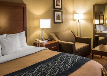 Quality Inn Akron South hotel thumbnail 7