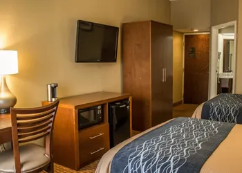 Quality Inn Akron South hotel thumbnail 8