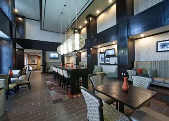 Hampton Inn & Suites Denison hotel thumbnail 3