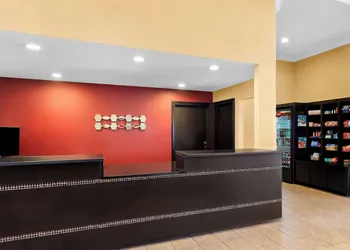 SureStay Plus by Best Western San Antonio Fiesta Inn hotel thumbnail 3