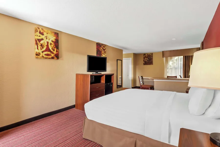 SureStay Plus by Best Western San Antonio Fiesta Inn hotel detail image 6