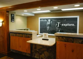 Hampton Inn Franklin hotel thumbnail 3