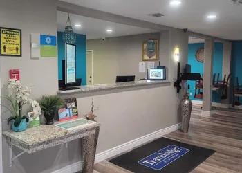 Travelodge by Wyndham San Antonio Downtown Northeast hotel thumbnail 2