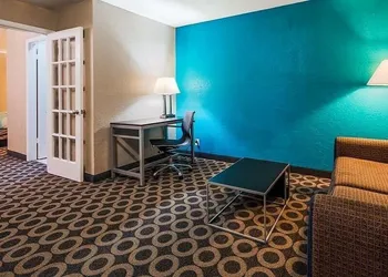 Travelodge by Wyndham San Antonio Downtown Northeast hotel thumbnail 7