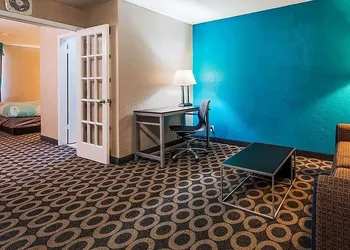 Travelodge by Wyndham San Antonio Downtown Northeast hotel thumbnail 8