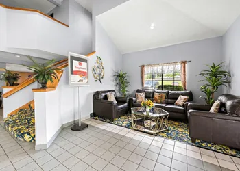 Econo Lodge London North hotel thumbnail 3