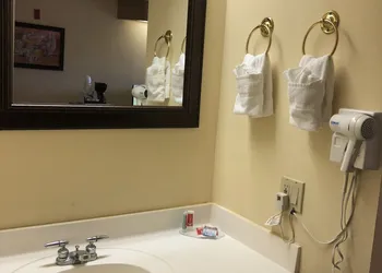 Econo Lodge London North hotel thumbnail 7