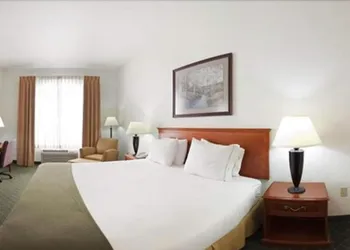 Holiday Inn Express Hotel & Suites Rockford-Loves Park by IHG hotel thumbnail 8