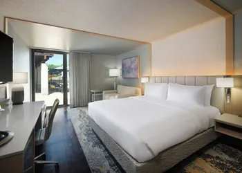 Hotel Indigo Long Island - East End by IHG hotel thumbnail 5