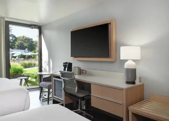 Hotel Indigo Long Island - East End by IHG hotel thumbnail 7