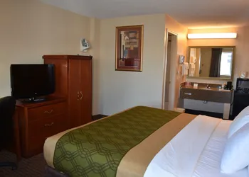 Econo Lodge Louisville Downtown hotel thumbnail 7