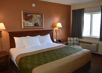 Econo Lodge Louisville Downtown hotel thumbnail 8
