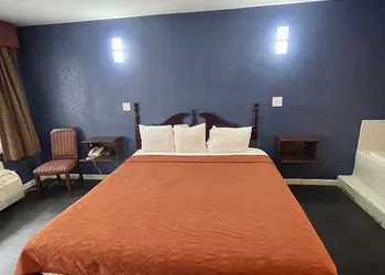Key West Inn - Roanoke hotel thumbnail 2