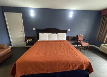 Key West Inn - Roanoke hotel thumbnail 8