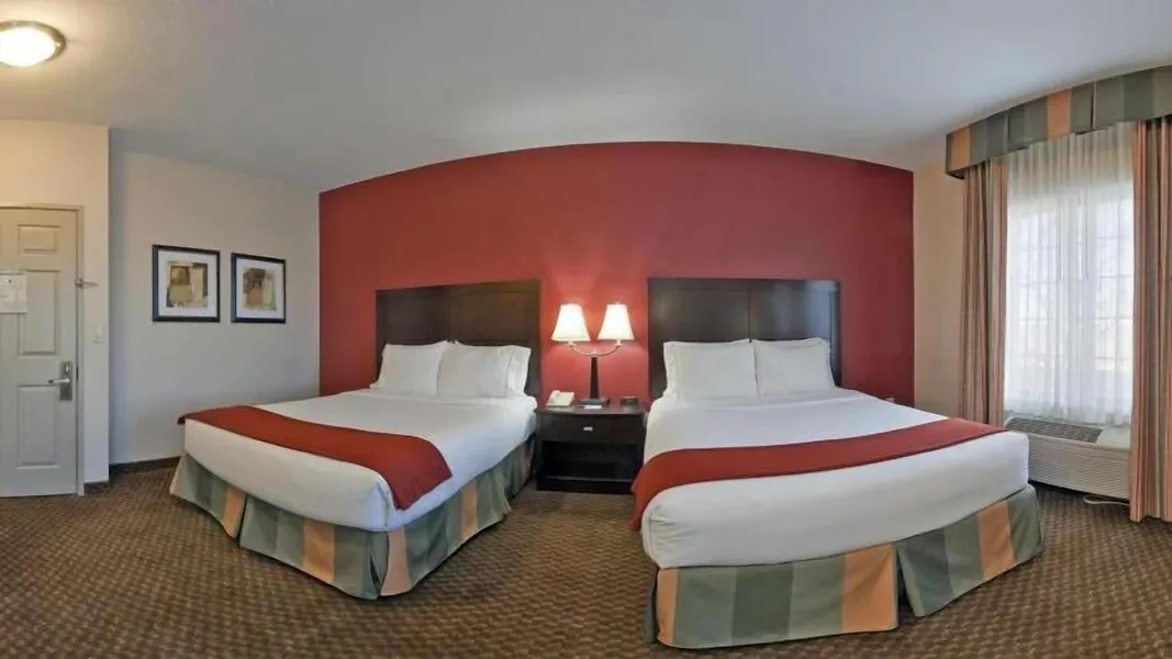 Holiday Inn Express Hotel & Suites Pleasant Prairie-Kenosha by IHG hotel detail image 2