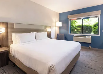 Holiday Inn Express Hotel & Suites Pleasant Prairie-Kenosha by IHG hotel thumbnail 6