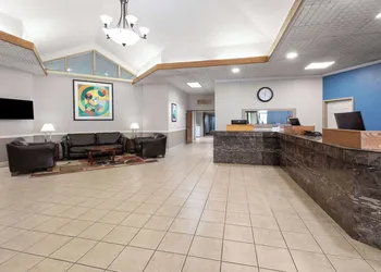 Baymont Inn and Suites by Wyndham Farmington, MO hotel thumbnail 3