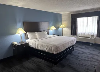 Baymont Inn and Suites by Wyndham Farmington, MO hotel thumbnail 6