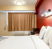 Red Roof Inn Fairmont hotel detail image 4