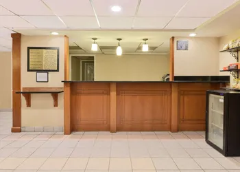 Howard Johnson Hotel & Suites by Wyndham Allentown/Dorney hotel thumbnail 2