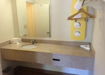Motel 6 Mount Vernon, IL hotel thumbnail 8