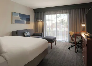 Courtyard by Marriott Louisville East hotel thumbnail 7