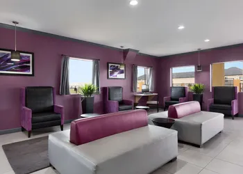 Days Inn by Wyndham Odessa hotel thumbnail 2