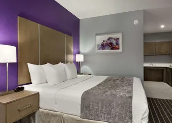 Days Inn by Wyndham Odessa hotel thumbnail 4