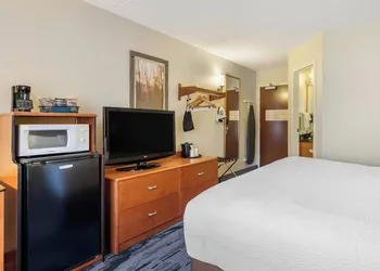 Fairfield by Marriott Inn & Suites Portland Maine Airport hotel thumbnail 3