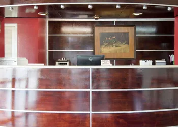 Econo Lodge Pine Bluff hotel thumbnail 4