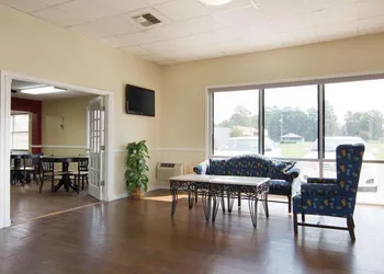 Econo Lodge Pine Bluff hotel thumbnail 5