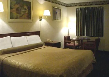 Red Carpet Inn Williamstown hotel thumbnail 3