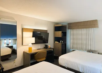 Comfort Inn & Suites Sheboygan I-43 hotel thumbnail 6
