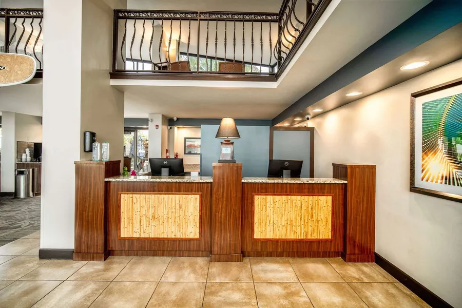 La Quinta Inn & Suites by Wyndham Cocoa Beach Oceanfront hotel detail image 2