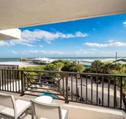 La Quinta Inn & Suites by Wyndham Cocoa Beach Oceanfront hotel detail image 3