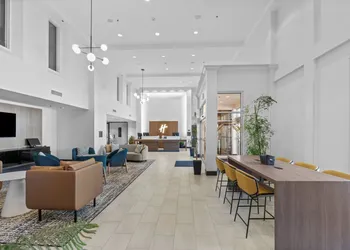 Holiday Inn Hotel & Suites Surrey East Cloverdale by IHG hotel thumbnail 3