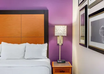 La Quinta Inn & Suites by Wyndham Raleigh Durham Intl AP hotel thumbnail 6