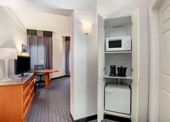 La Quinta Inn & Suites by Wyndham Raleigh Durham Intl AP hotel thumbnail 7