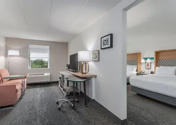 Holiday Inn Columbus by IHG hotel thumbnail 6