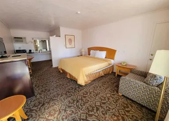Emerald Inn & Lounge hotel thumbnail 4